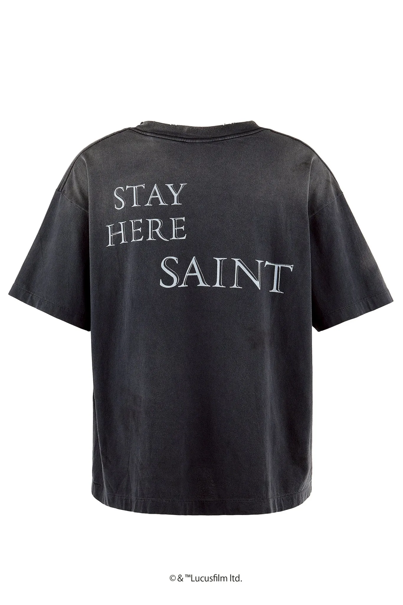 SAINT Mxxxxxx × STAR WARS SW_SS TEE /ANAKIN/BLK Star Wars co-branded TEE Anakin Skywalker Darth Vader reflection print TEE washed black S-XL The print comes from the impressive poster vision of "Anakin Skywalker" in "STAR WARS Episode I/The Phantom Menace" and the design of "Darth Vader" printed on the back The entire garment is hand-processed with dirt, washed with water, and printed with a distressed feel, which perfectly interprets the artistic specialty of NEW VINTAGE. In addition, the main mark and wash mark are customized to be consistent with the original version. It can be said that every detail of ZP is perfectly reproduced.